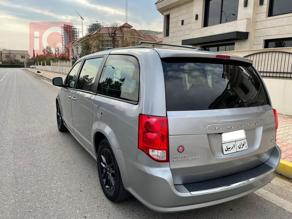 دودج كارافان